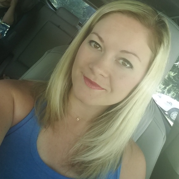 Meet your Posher, Sesily - Picture 1 of 1